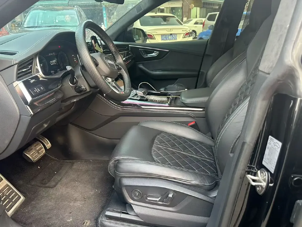 2022 Audi Q8 3.0T 340HP V6 8AT,autocango,china used car exporter,china ev exporter,chinese used car exporter,chinese used ev exporter