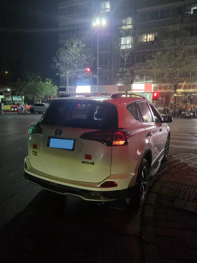 2016 Mitsubishi Outlander 2.0L 150HP L4 CVT,autocango,china used car exporter,china ev exporter,chinese used car exporter,chinese used ev exporter