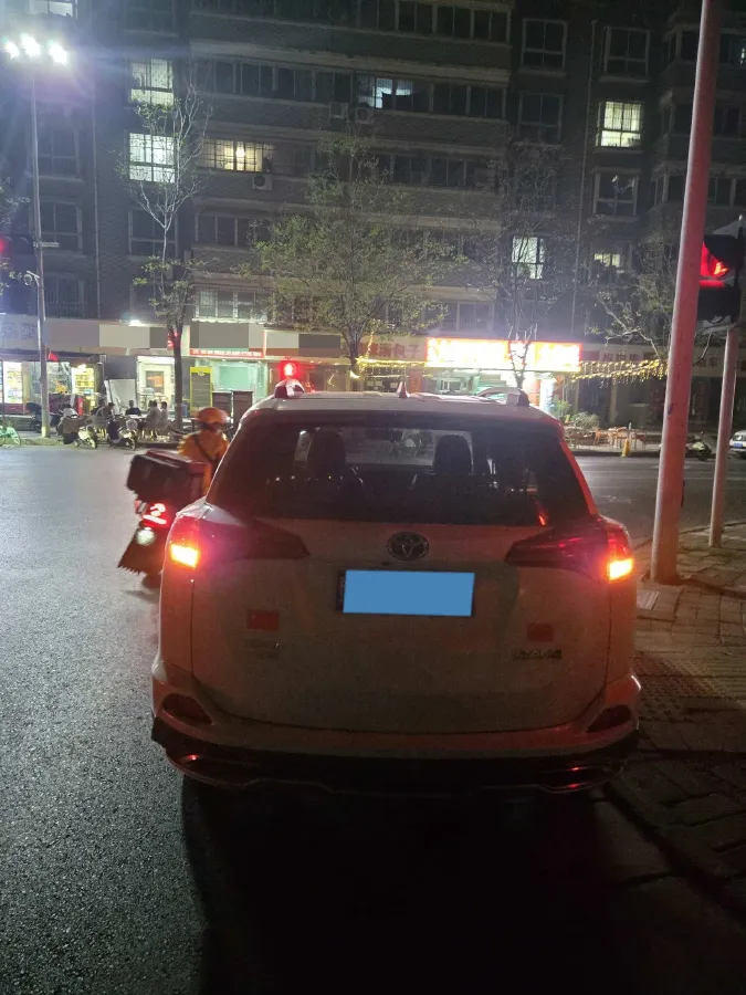 2016 Mitsubishi Outlander 2.0L 150HP L4 CVT,autocango,china used car exporter,china ev exporter,chinese used car exporter,chinese used ev exporter