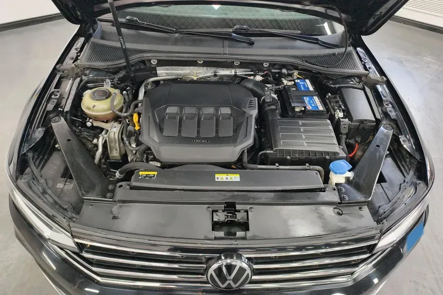 2020 Volkswagen Magotan 2.0T 186HP L4 7DCT,autocango,china used car exporter,china ev exporter,chinese used car exporter,chinese used ev exporter