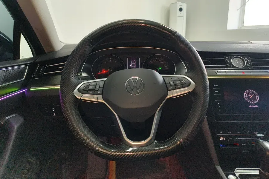 2020 Volkswagen Magotan 2.0T 186HP L4 7DCT,autocango,china used car exporter,china ev exporter,chinese used car exporter,chinese used ev exporter