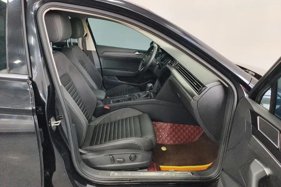 2020 Volkswagen Magotan 2.0T 186HP L4 7DCT,autocango,china used car exporter,china ev exporter,chinese used car exporter,chinese used ev exporter