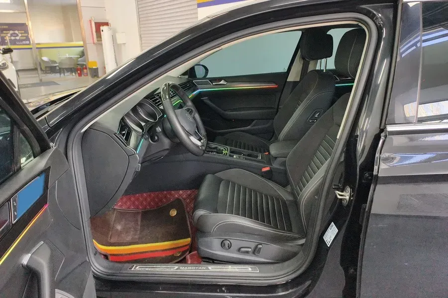 2020 Volkswagen Magotan 2.0T 186HP L4 7DCT,autocango,china used car exporter,china ev exporter,chinese used car exporter,chinese used ev exporter