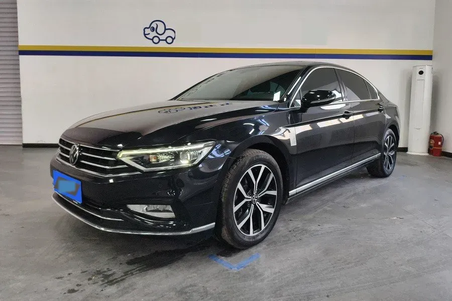 2020 Volkswagen Magotan 2.0T 186HP L4 7DCT,autocango,china used car exporter,china ev exporter,chinese used car exporter,chinese used ev exporter