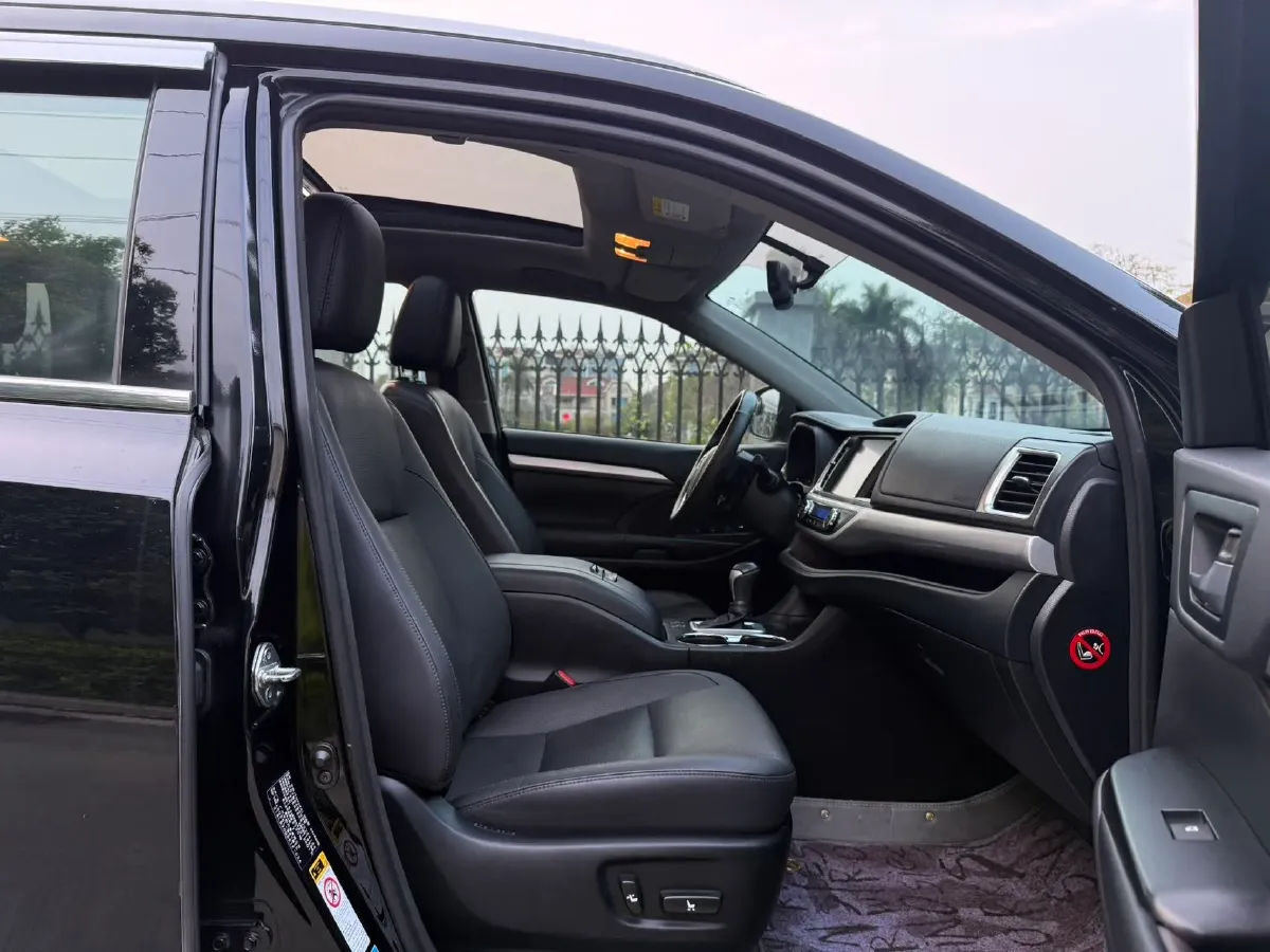 2017 Toyota Highlander 2.0T 220HP L4 6AT,autocango,china used car exporter,china ev exporter,chinese used car exporter,chinese used ev exporter