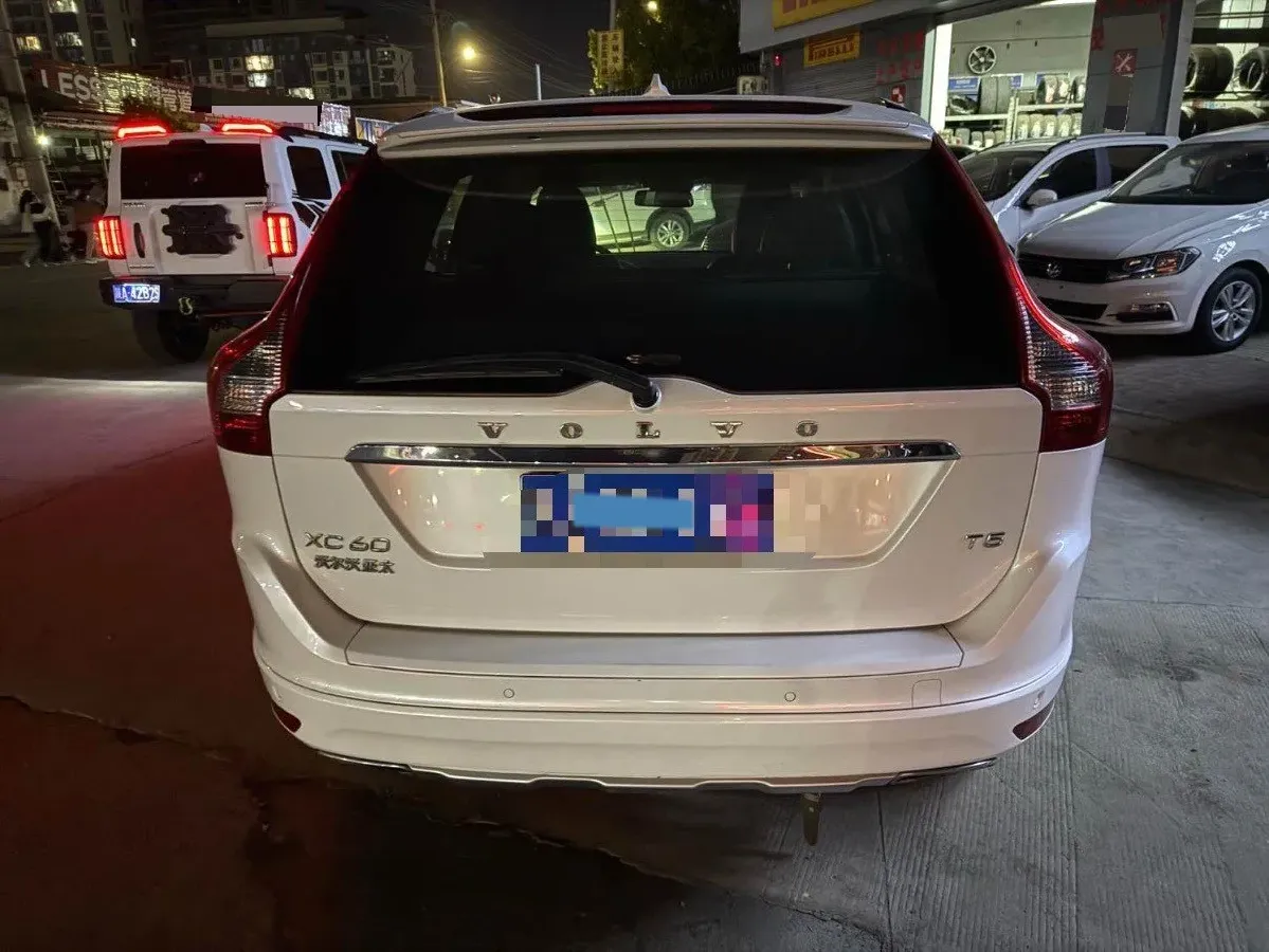 2017 Volvo XC60 2.0T 245HP L4 8AT,autocango,china used car exporter,china ev exporter,chinese used car exporter,chinese used ev exporter