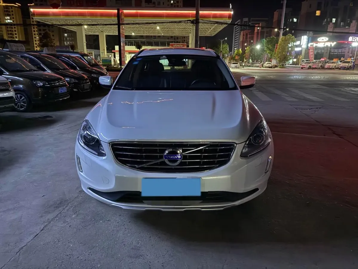 2017 Volvo XC60 2.0T 245HP L4 8AT,autocango,china used car exporter,china ev exporter,chinese used car exporter,chinese used ev exporter