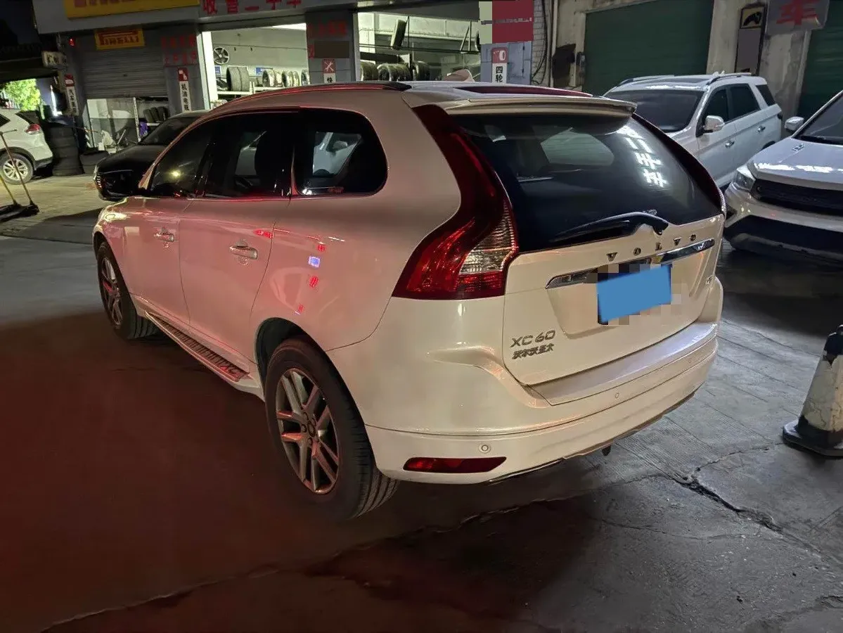 2017 Volvo XC60 2.0T 245HP L4 8AT,autocango,china used car exporter,china ev exporter,chinese used car exporter,chinese used ev exporter