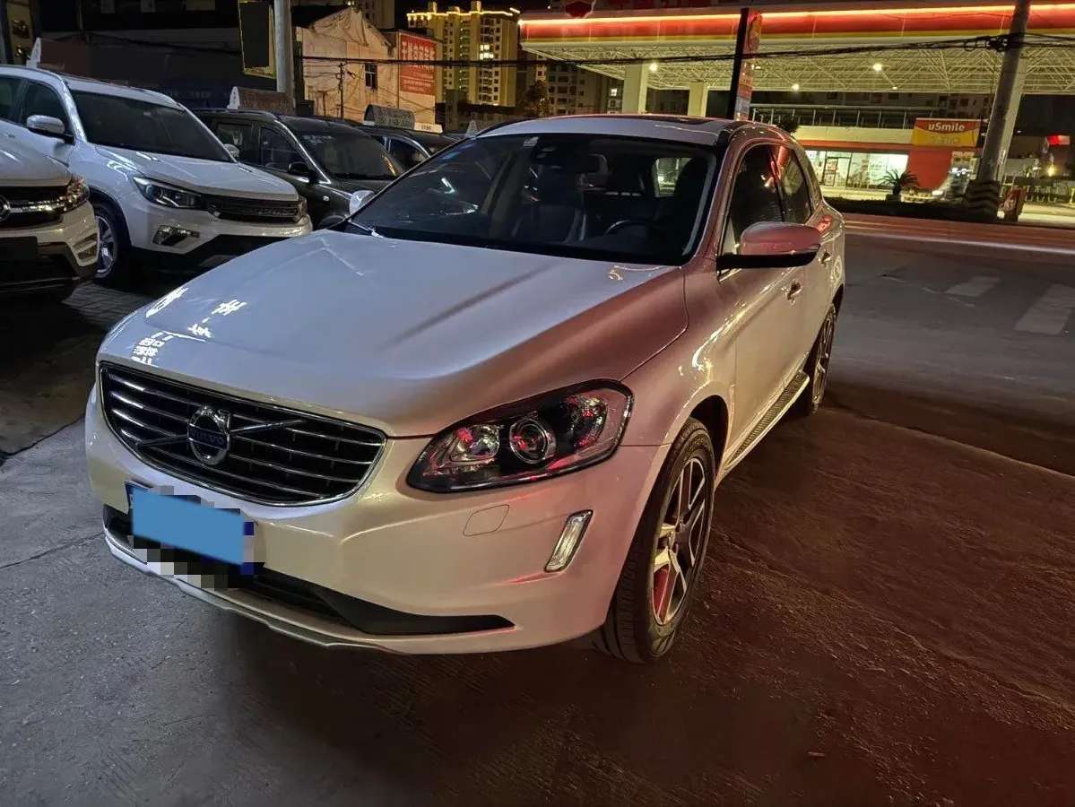 2017 Volvo XC60 2.0T 245HP L4 8AT,autocango,china used car exporter,china ev exporter,chinese used car exporter,chinese used ev exporter