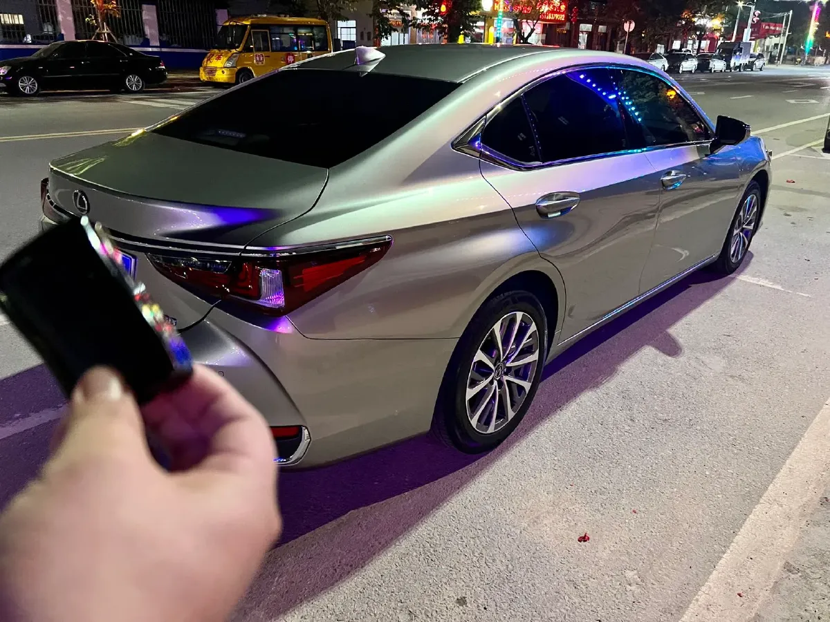 2023 Lexus ES 2.0L 173HP L4 CVT,autocango,china used car exporter,china ev exporter,chinese used car exporter,chinese used ev exporter