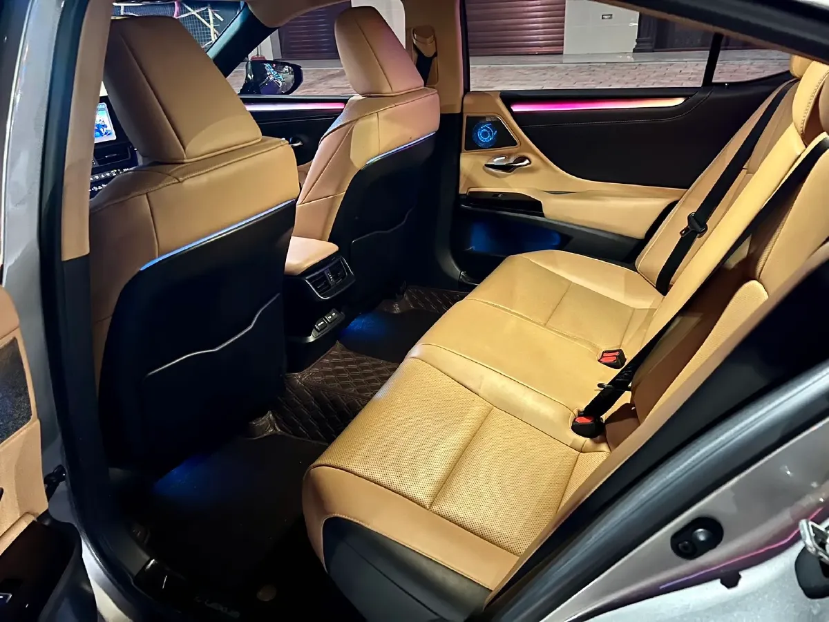 2023 Lexus ES 2.0L 173HP L4 CVT,autocango,china used car exporter,china ev exporter,chinese used car exporter,chinese used ev exporter