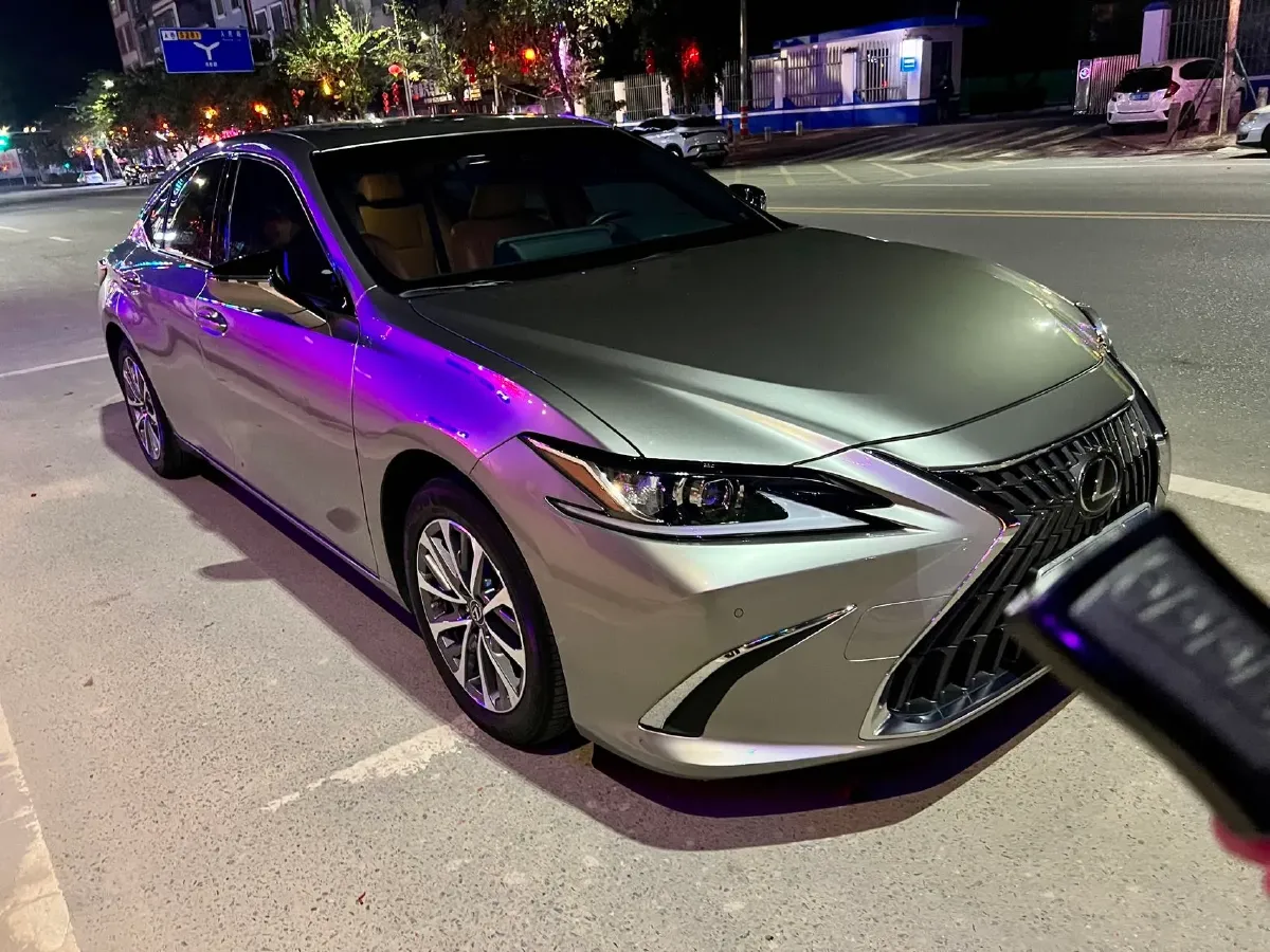 2023 Lexus ES 2.0L 173HP L4 CVT,autocango,china used car exporter,china ev exporter,chinese used car exporter,chinese used ev exporter