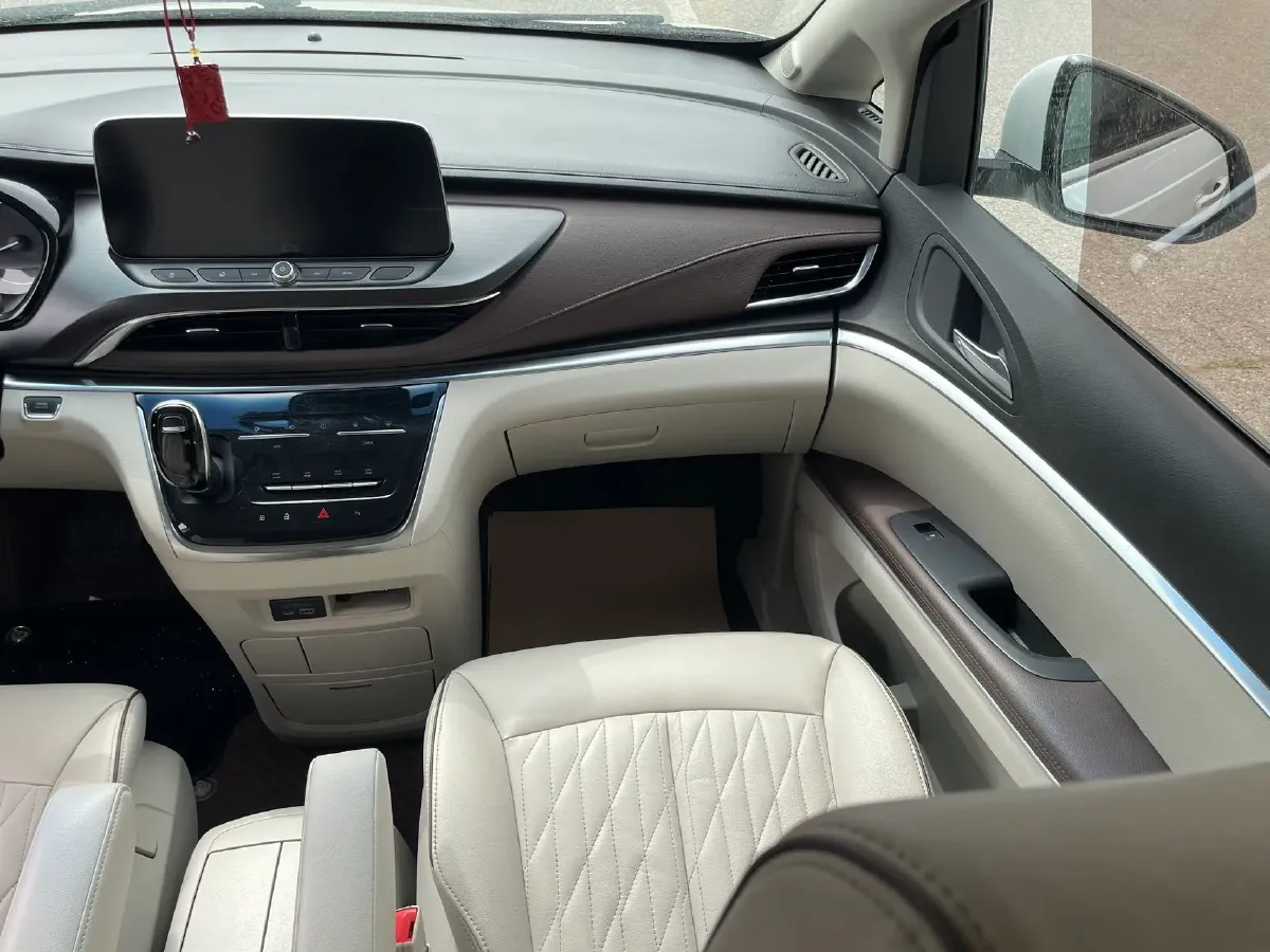 2021 Buick GL8 2.0T 237HP L4 9AT,autocango,china used car exporter,china ev exporter,chinese used car exporter,chinese used ev exporter