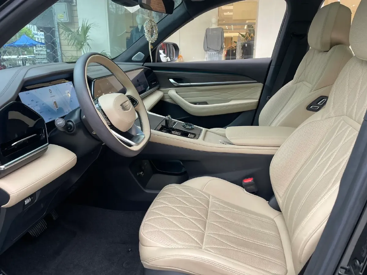 2025 Geely Monjaro 2.0T 238HP L4 8AT,autocango,china used car exporter,china ev exporter,chinese used car exporter,chinese used ev exporter