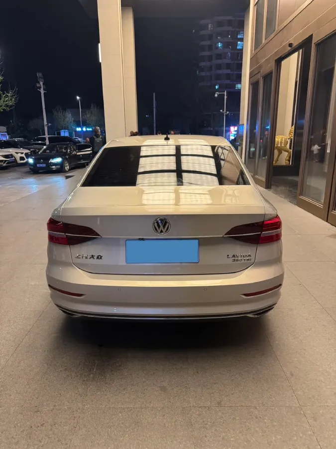 2018 Skoda Karoq 1.4T 150HP L4 7DCT,autocango,china used car exporter,china ev exporter,chinese used car exporter,chinese used ev exporter