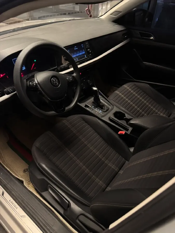 2018 Skoda Karoq 1.4T 150HP L4 7DCT,autocango,china used car exporter,china ev exporter,chinese used car exporter,chinese used ev exporter