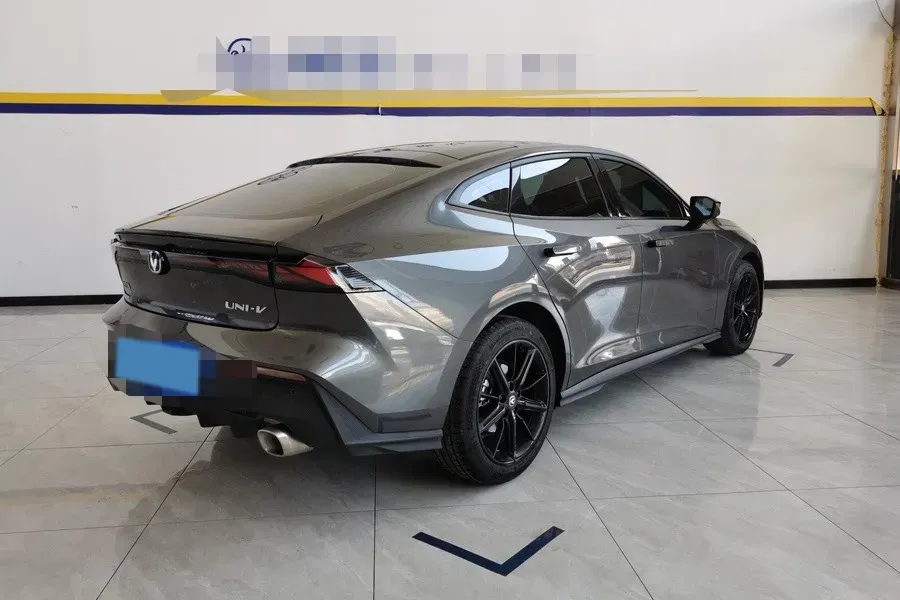 2022 ChangAn UNI-V 1.5T 188HP L4 7DCT,autocango,china used car exporter,china ev exporter,chinese used car exporter,chinese used ev exporter