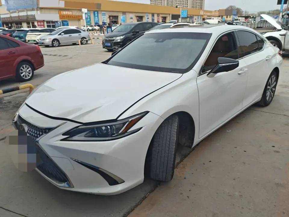 2018 Lexus ES 2.5L 207HP L4 8AT,autocango,china used car exporter,china ev exporter,chinese used car exporter,chinese used ev exporter