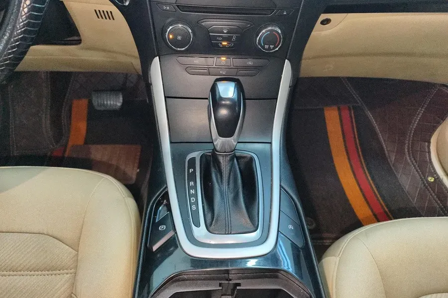 2018 Ford Edge 2.0T 245HP L4 6AT,autocango,china used car exporter,china ev exporter,chinese used car exporter,chinese used ev exporter