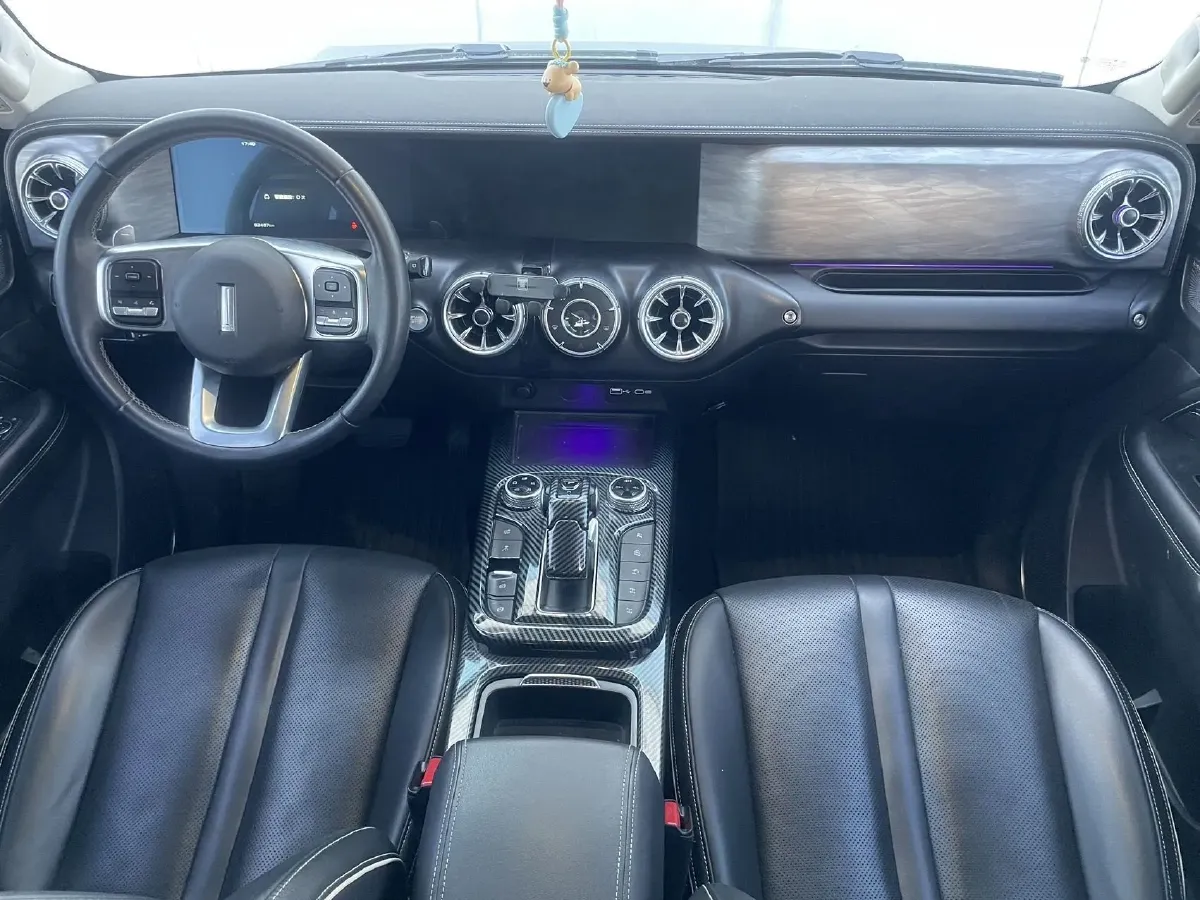 2021 Tank 300 2.0T 227HP L4 8AT,autocango,china used car exporter,china ev exporter,chinese used car exporter,chinese used ev exporter