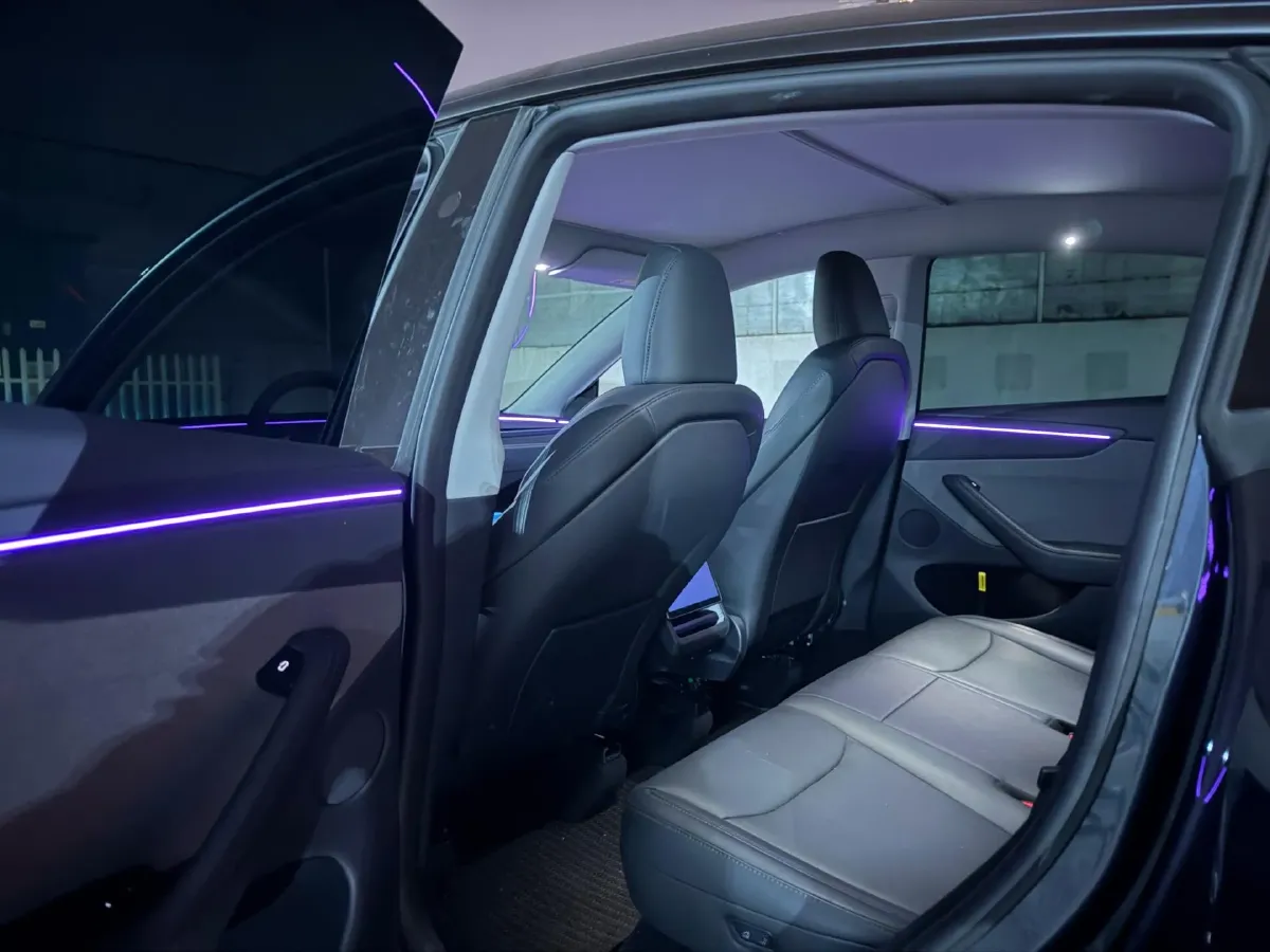 2025 Tesla Model Y BEV 62.5KWH,autocango,china used car exporter,china ev exporter,chinese used car exporter,chinese used ev exporter