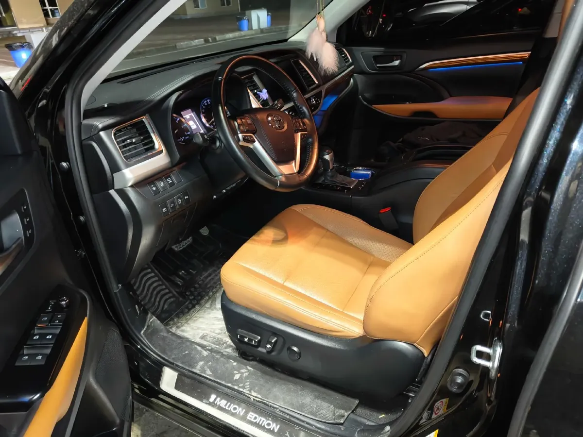 2020 Toyota Highlander 2.0T 220HP L4 6AT,autocango,china used car exporter,china ev exporter,chinese used car exporter,chinese used ev exporter