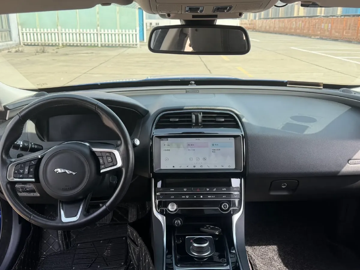 2019 Land Rover Discovery Sport 2.0T 200HP L4 9AT,autocango,china used car exporter,china ev exporter,chinese used car exporter,chinese used ev exporter