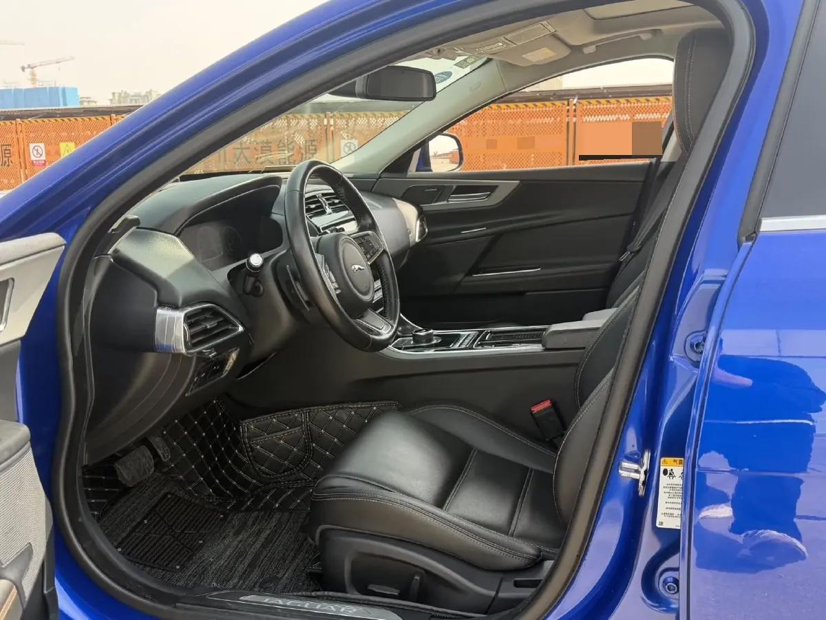 2019 Land Rover Discovery Sport 2.0T 200HP L4 9AT,autocango,china used car exporter,china ev exporter,chinese used car exporter,chinese used ev exporter