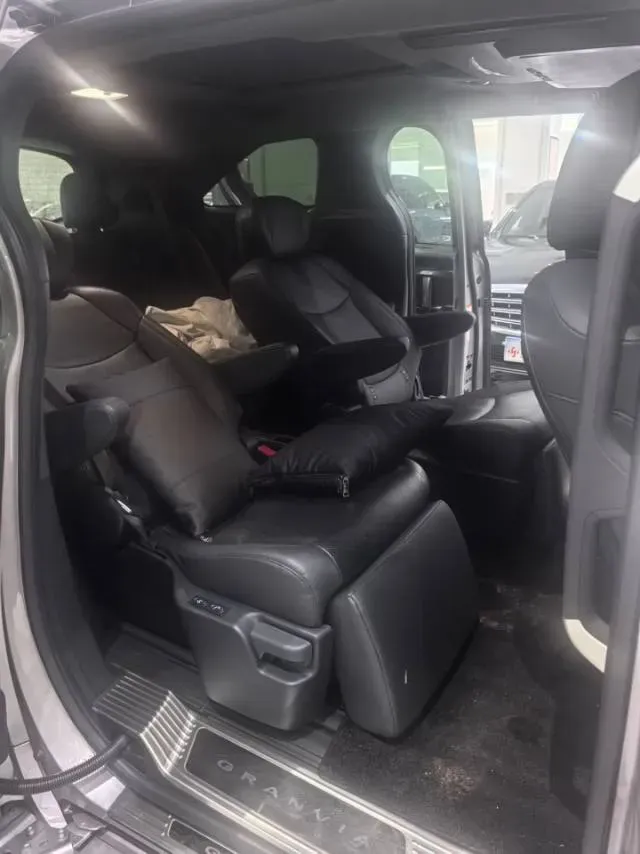 2022 Toyota Granvia 2.5L 192HP L4 E-CVT Hybrid,autocango,china used car exporter,china ev exporter,chinese used car exporter,chinese used ev exporter