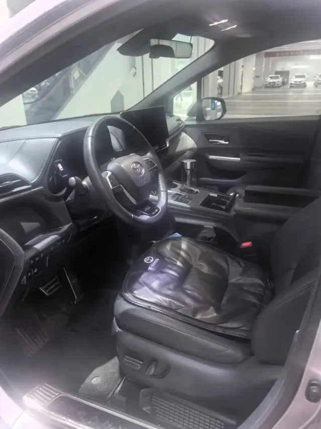 2022 Toyota Granvia 2.5L 192HP L4 E-CVT Hybrid,autocango,china used car exporter,china ev exporter,chinese used car exporter,chinese used ev exporter