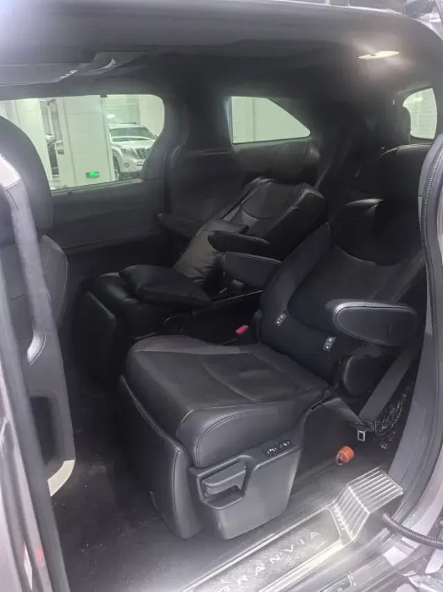 2022 Toyota Granvia 2.5L 192HP L4 E-CVT Hybrid,autocango,china used car exporter,china ev exporter,chinese used car exporter,chinese used ev exporter