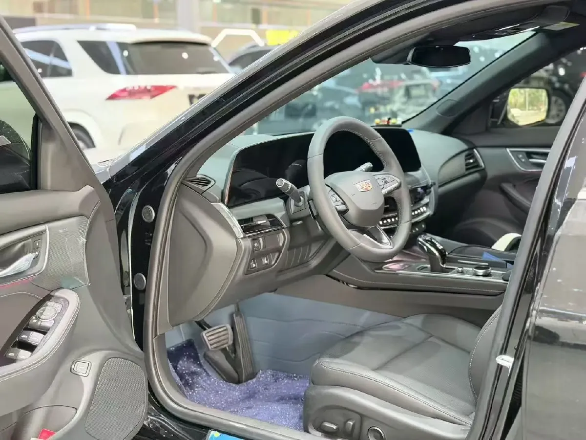 2025 Cadillac CT5 2.0T 237HP L4 10AT,autocango,china used car exporter,china ev exporter,chinese used car exporter,chinese used ev exporter