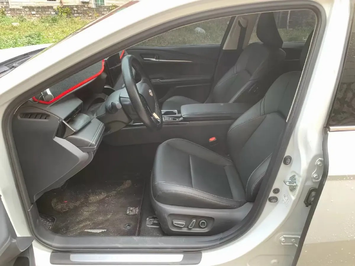 2024 Toyota Camry 2.0L 152HP L4 E-CVT Hybrid,autocango,china used car exporter,china ev exporter,chinese used car exporter,chinese used ev exporter