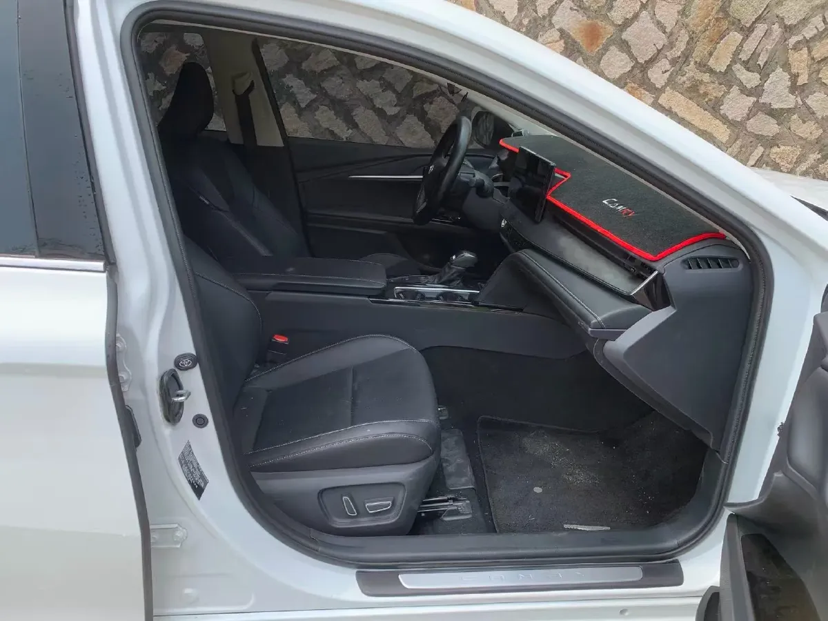 2024 Toyota Camry 2.0L 152HP L4 E-CVT Hybrid,autocango,china used car exporter,china ev exporter,chinese used car exporter,chinese used ev exporter