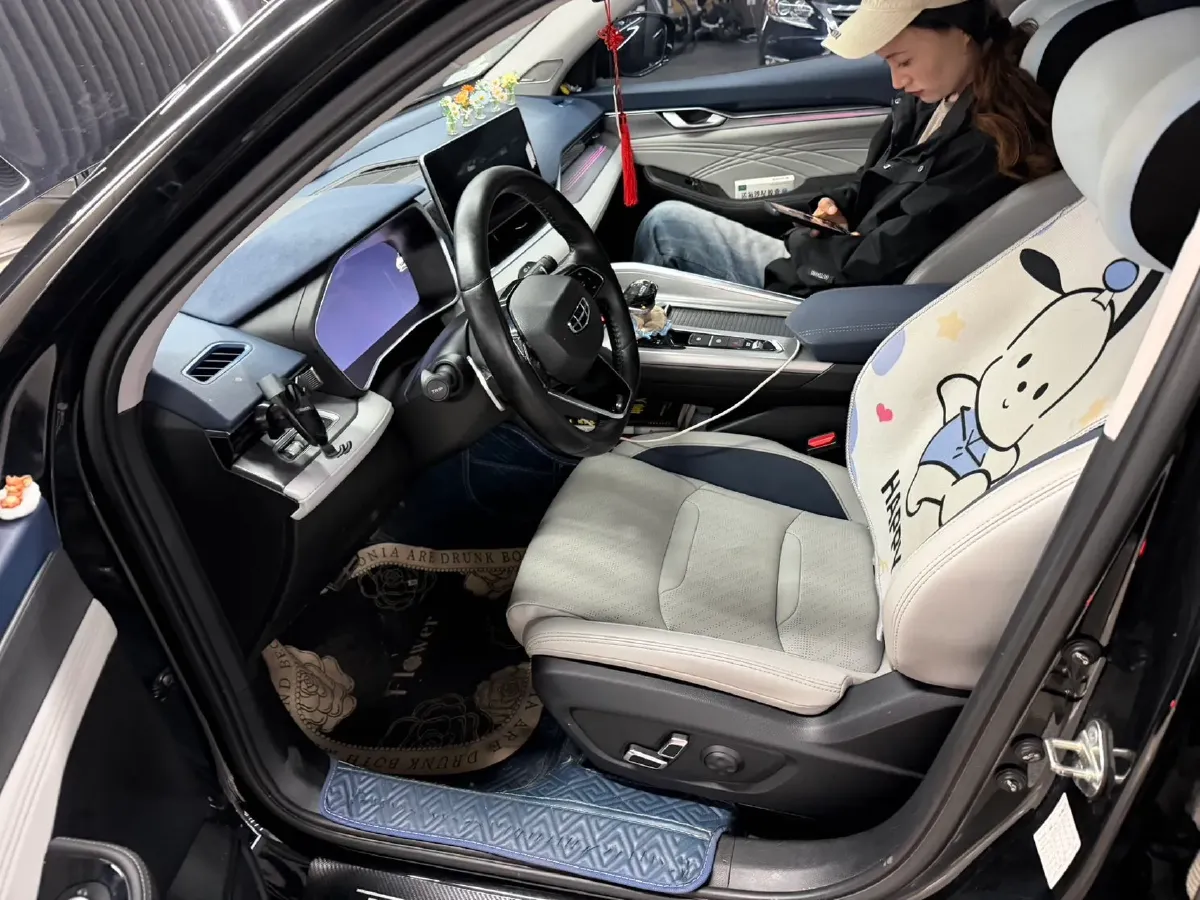 2021 Geely Preface 2.0T 190HP L4 7DCT,autocango,china used car exporter,china ev exporter,chinese used car exporter,chinese used ev exporter