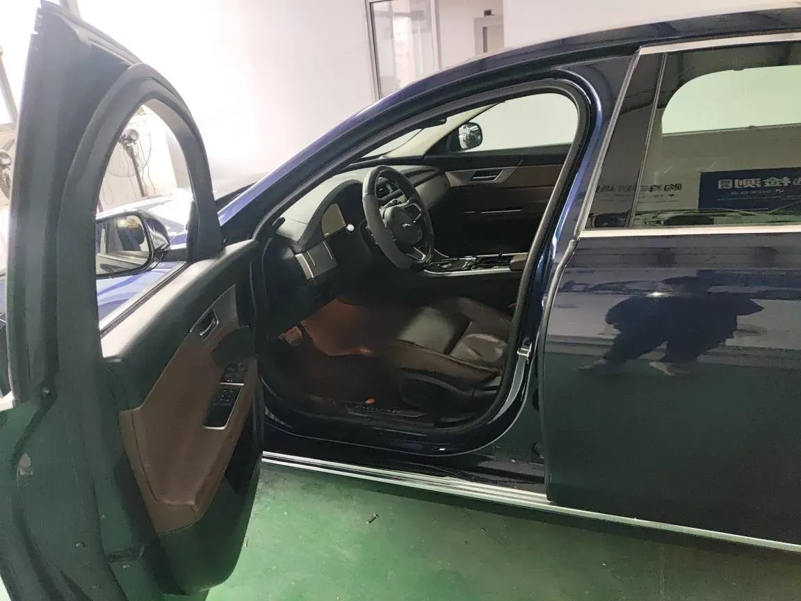 2018 Mercedes-Benz E Class 2.0T 184HP L4 9AT,autocango,china used car exporter,china ev exporter,chinese used car exporter,chinese used ev exporter