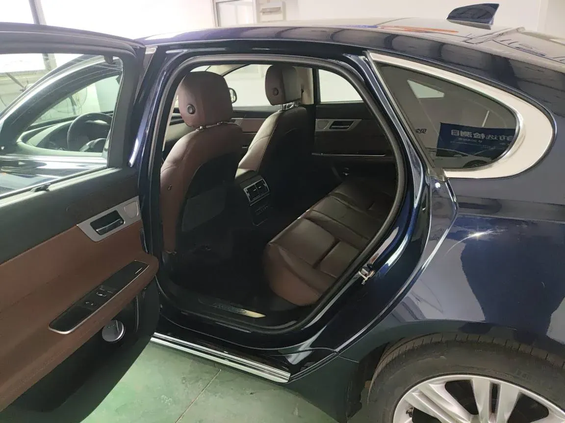 2018 Mercedes-Benz E Class 2.0T 184HP L4 9AT,autocango,china used car exporter,china ev exporter,chinese used car exporter,chinese used ev exporter