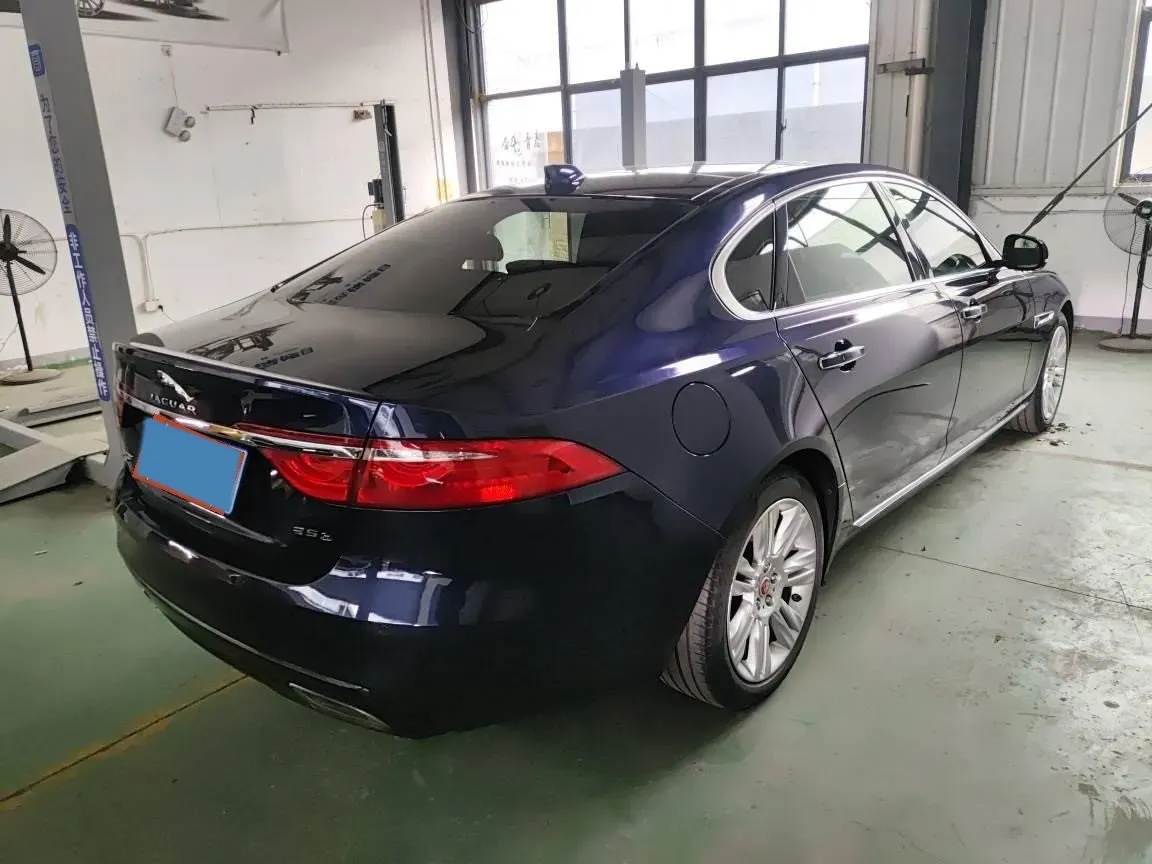 2018 Mercedes-Benz E Class 2.0T 184HP L4 9AT,autocango,china used car exporter,china ev exporter,chinese used car exporter,chinese used ev exporter