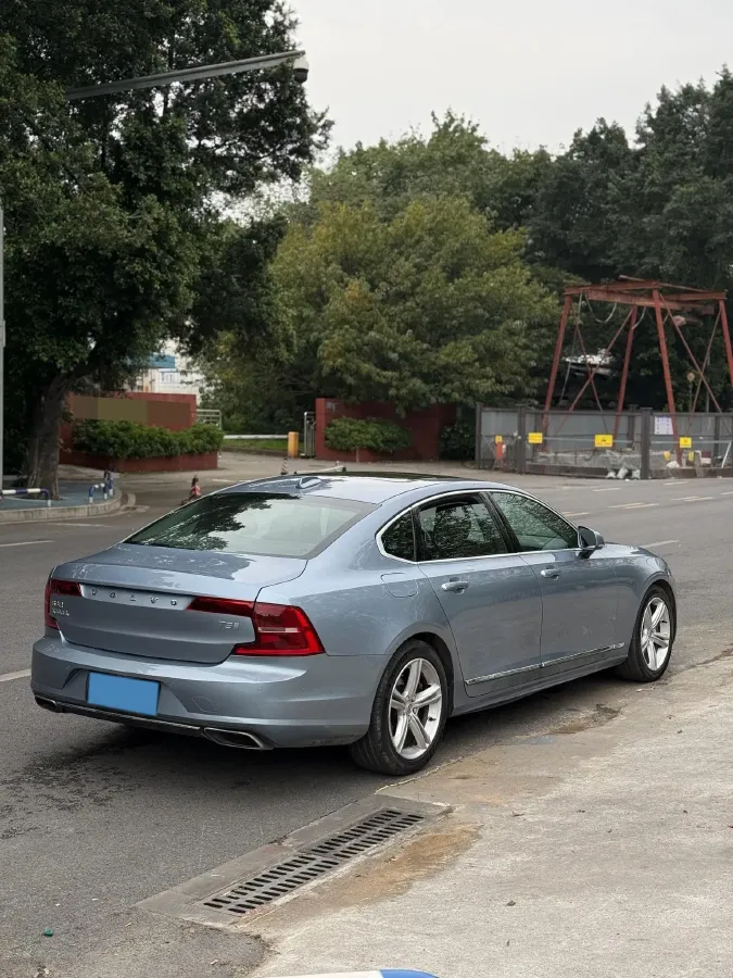 2020 Volvo S90 2.0T 254HP L4 8AT,autocango,china used car exporter,china ev exporter,chinese used car exporter,chinese used ev exporter