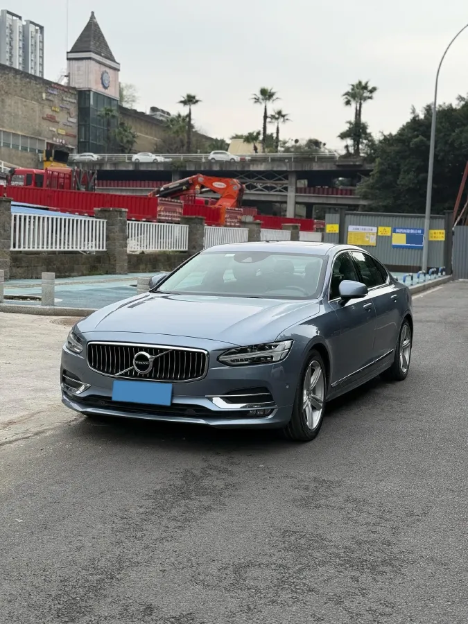 2020 Volvo S90 2.0T 254HP L4 8AT,autocango,china used car exporter,china ev exporter,chinese used car exporter,chinese used ev exporter