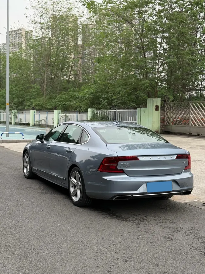 2020 Volvo S90 2.0T 254HP L4 8AT,autocango,china used car exporter,china ev exporter,chinese used car exporter,chinese used ev exporter