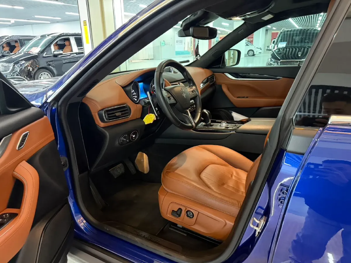 2018 Maserati Levante 3.0T 350HP V6 8AT,autocango,china used car exporter,china ev exporter,chinese used car exporter,chinese used ev exporter