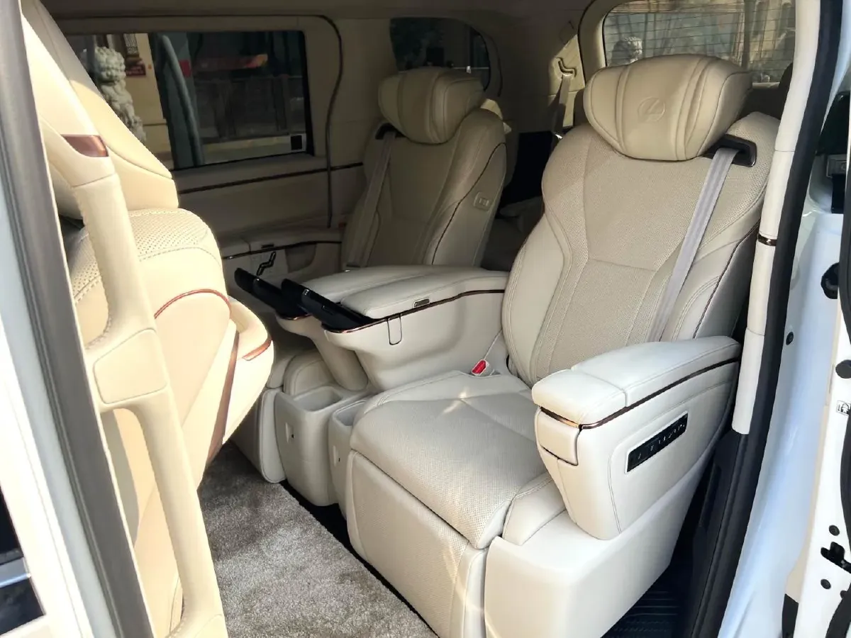 2023 Lexus LM 2.4T 271HP L4 6AT Hybrid,autocango,china used car exporter,china ev exporter,chinese used car exporter,chinese used ev exporter