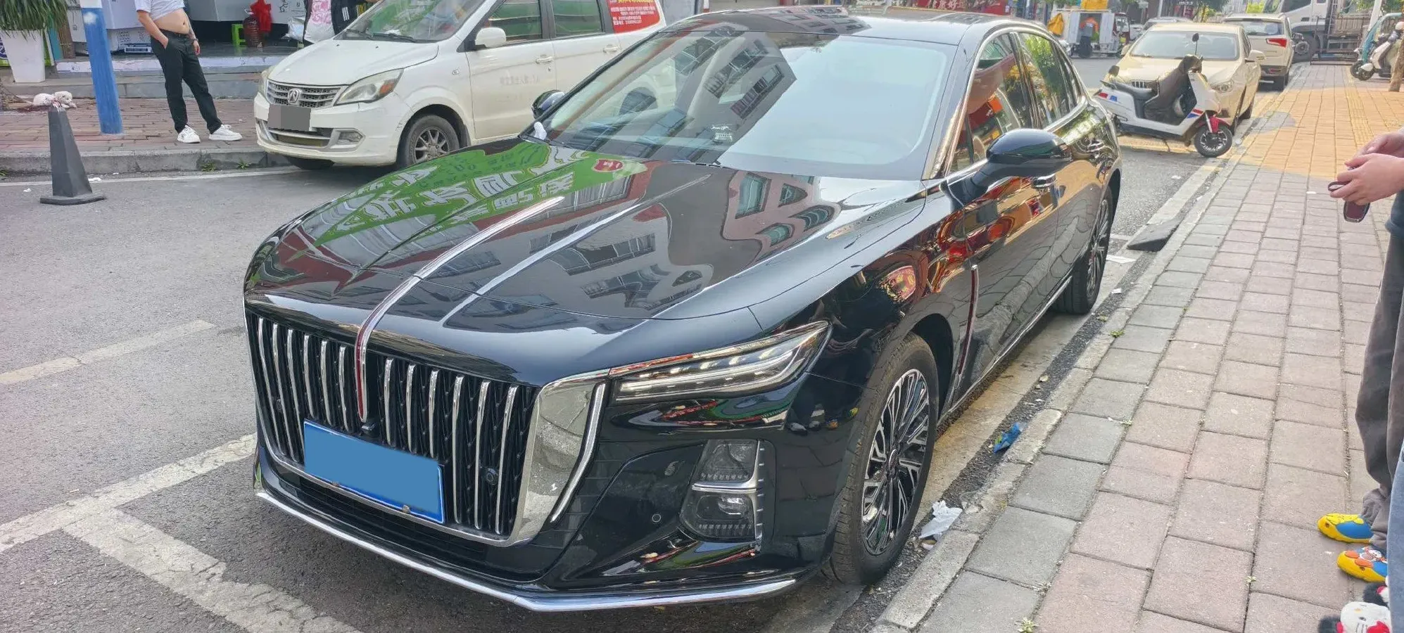 2024 HongQi H5 2.0T 224HP L4 8AT,autocango,china used car exporter,china ev exporter,chinese used car exporter,chinese used ev exporter