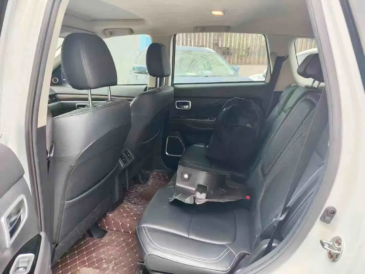 2020 Mitsubishi Outlander 2.0L 166HP L4 CVT,autocango,china used car exporter,china ev exporter,chinese used car exporter,chinese used ev exporter