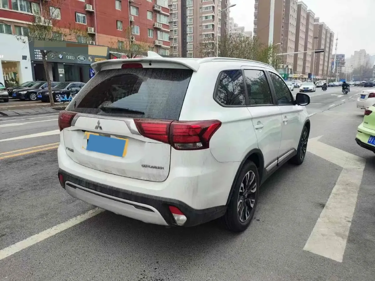 2020 Mitsubishi Outlander 2.0L 166HP L4 CVT,autocango,china used car exporter,china ev exporter,chinese used car exporter,chinese used ev exporter