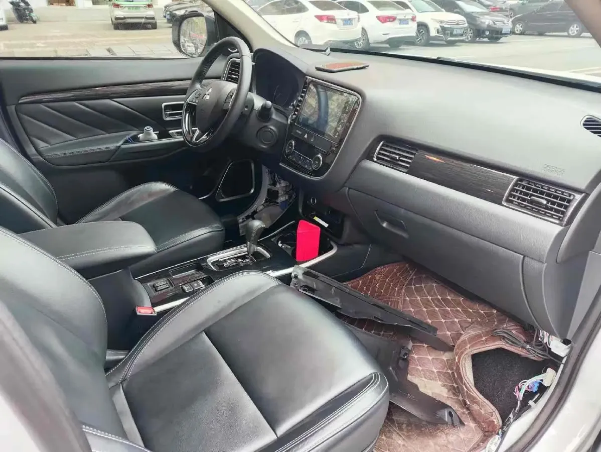 2020 Mitsubishi Outlander 2.0L 166HP L4 CVT,autocango,china used car exporter,china ev exporter,chinese used car exporter,chinese used ev exporter