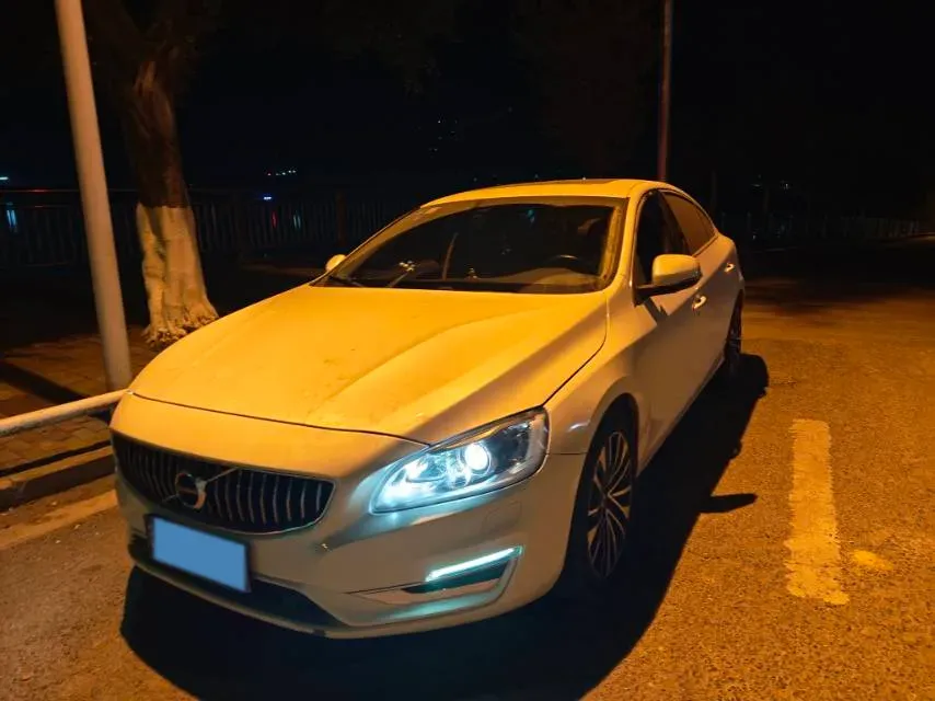 2018 Volvo S60 2.0T 190HP L4 6AT,autocango,china used car exporter,china ev exporter,chinese used car exporter,chinese used ev exporter