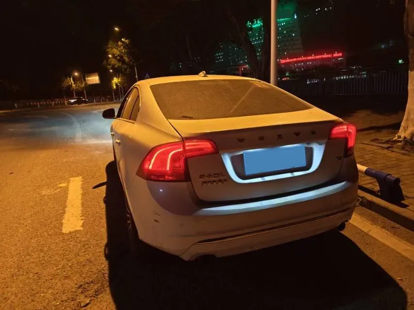 2018 Volvo S60 2.0T 190HP L4 6AT,autocango,china used car exporter,china ev exporter,chinese used car exporter,chinese used ev exporter