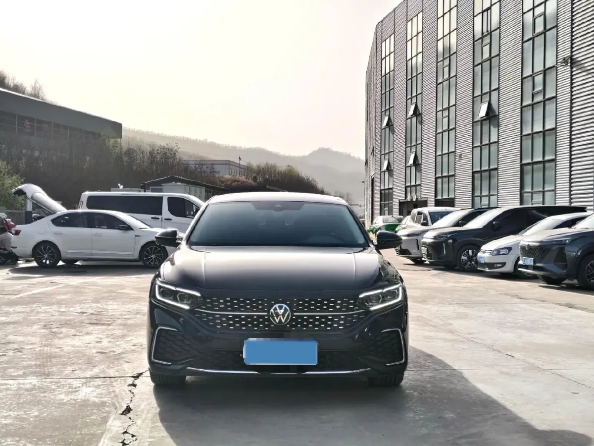 2023 Volkswagen Passat 2.0T 186HP L4 7DCT,autocango,china used car exporter,china ev exporter,chinese used car exporter,chinese used ev exporter